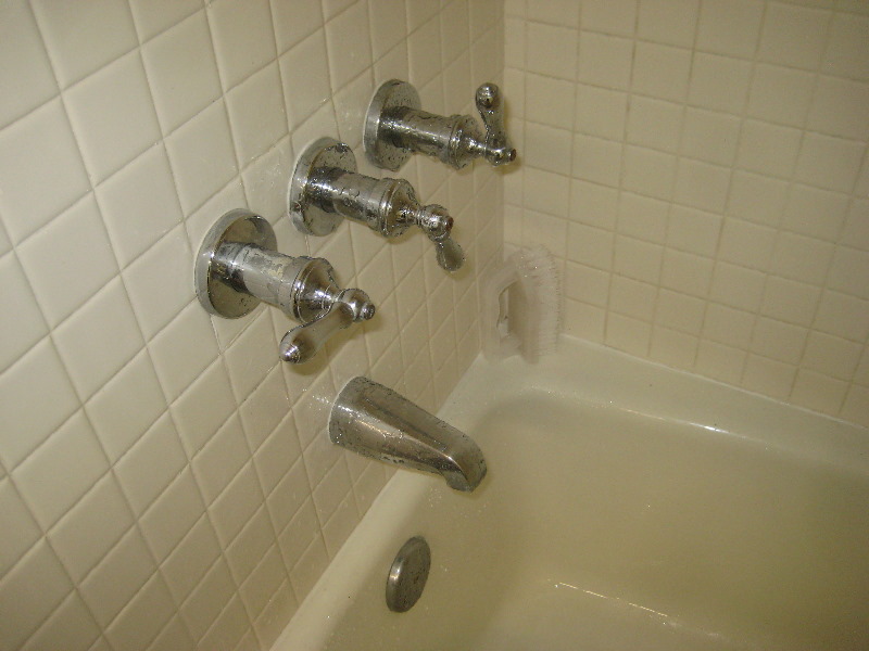 Leaking-Shower-Tub-Faucet-Valve-Stem-Replacement-Guide-054