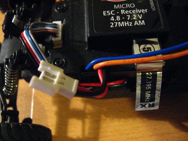 Losi-Micro-T-Desert-Truck-AAA-Battery-Mod-Guide-011