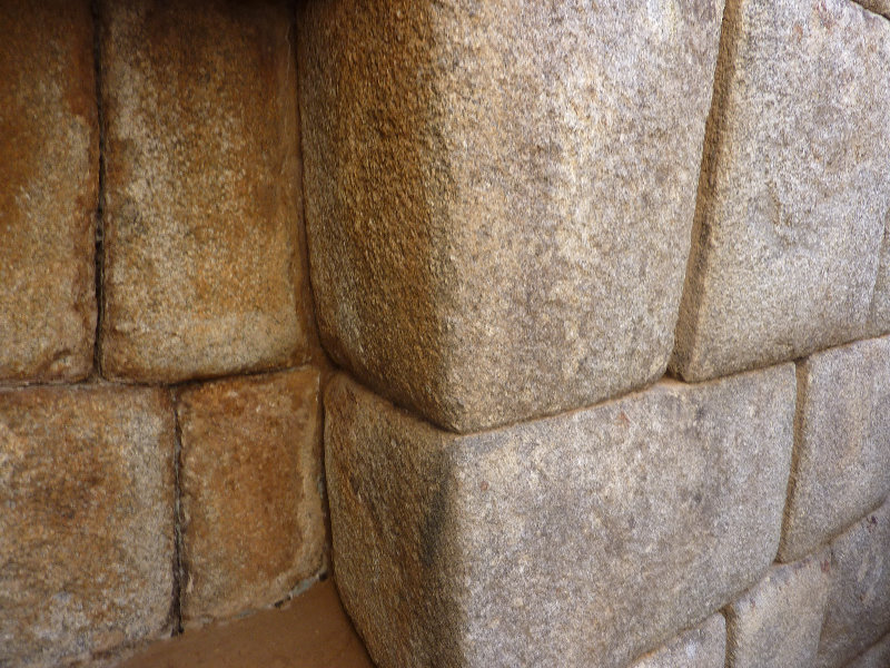Machu-Picchu-Inca-Trail-Peru-South-America-058