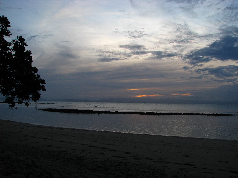 Maravu-Resort-Beverlys-Campground-Beach-Taveuni-Fiji-004