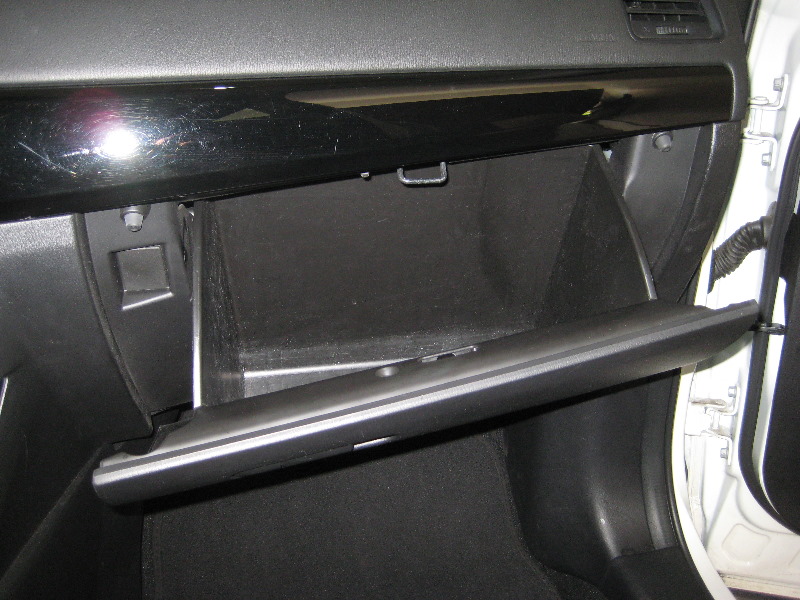 Mazda-CX-5-HVAC-Cabin-Air-Filter-Replacement-Guide-002