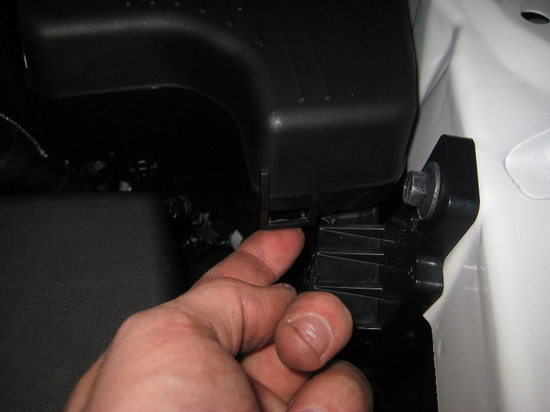 Mazda-CX-5-Electrical-Fuses-Replacement-Guide-002