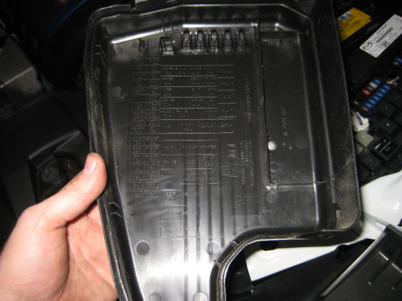 Mazda-CX-5-Electrical-Fuses-Replacement-Guide-006