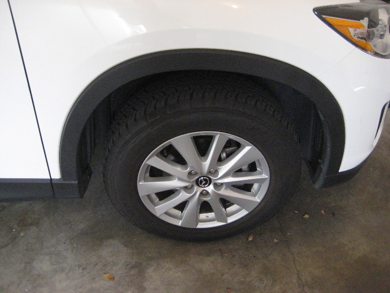 MazdaCX5FrontBrakePadsReplacementGuide001