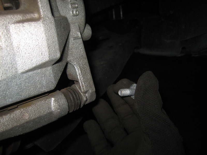 MazdaCX5FrontBrakePadsReplacementGuide010