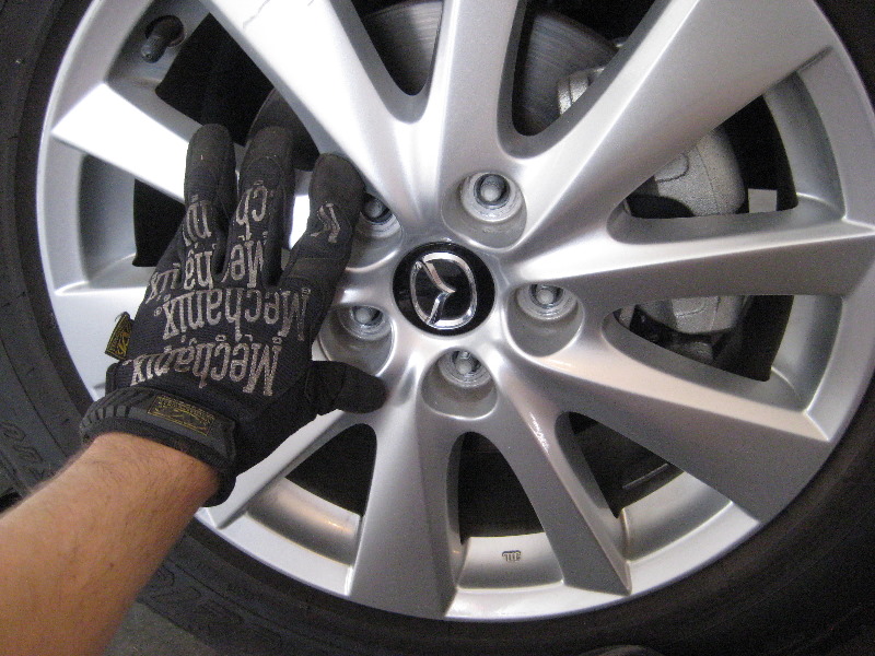 MazdaCX5FrontBrakePadsReplacementGuide034