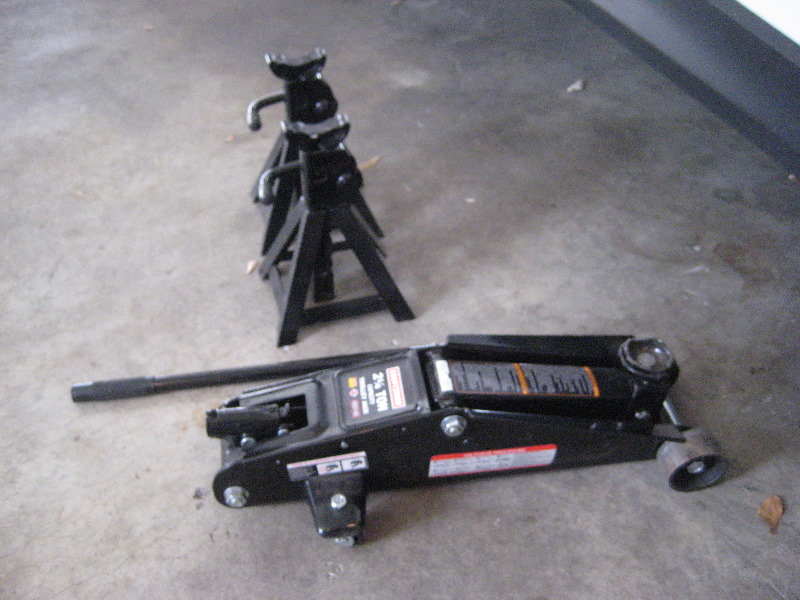 Mazda-CX-5-Front-Brake-Pads-Replacement-Guide-037