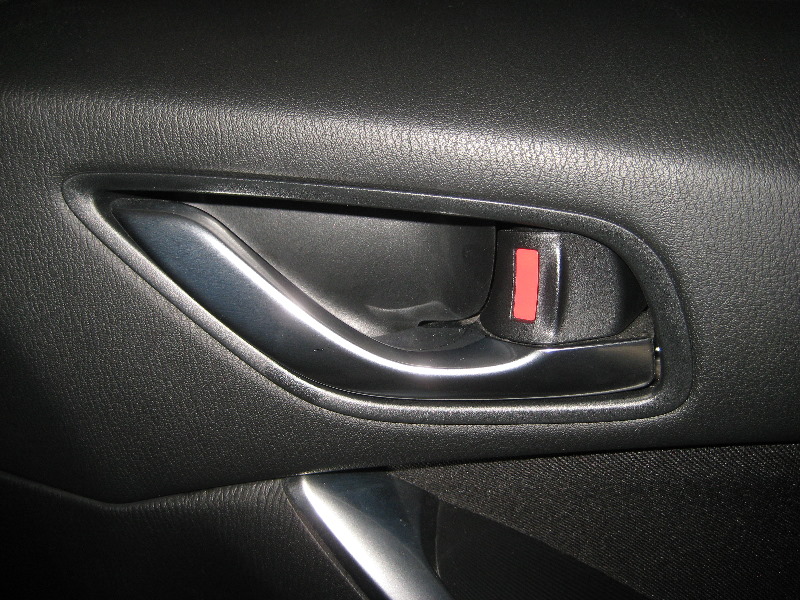 Mazda-CX-5-Interior-Door-Panel-Removal-Guide-002