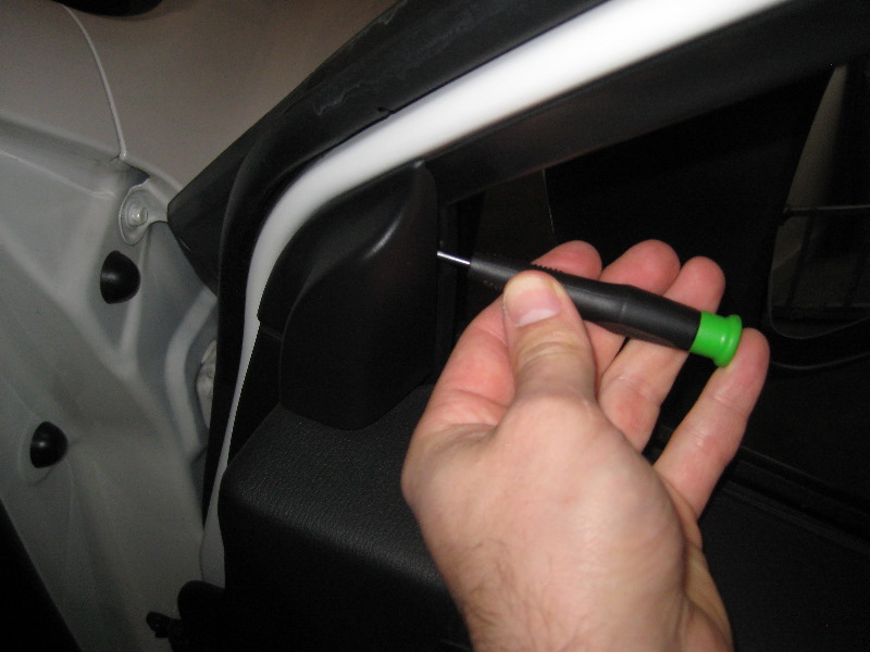 Mazda-CX-5-Interior-Door-Panel-Removal-Guide-011