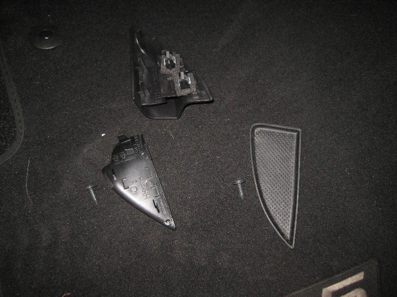 Mazda-CX-5-Interior-Door-Panel-Removal-Guide-013