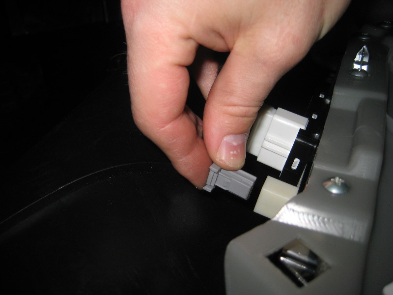 Mazda-CX-5-Interior-Door-Panel-Removal-Guide-038