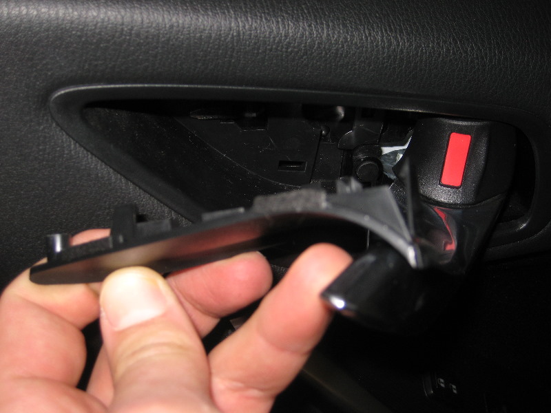 Mazda-CX-5-Interior-Door-Panel-Removal-Guide-050