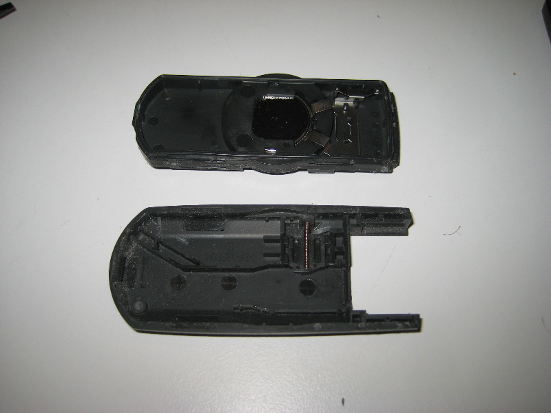 Mazda-CX-5-Key-Fob-Battery-Replacement-Guide-011