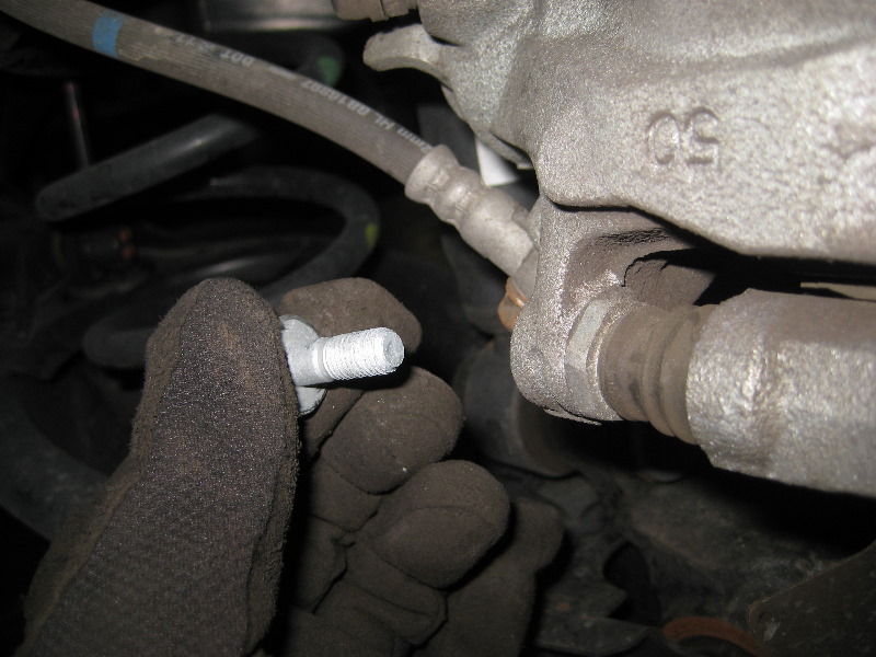 Mazda-CX-5-Rear-Disc-Brake-Pads-Replacement-Guide-009