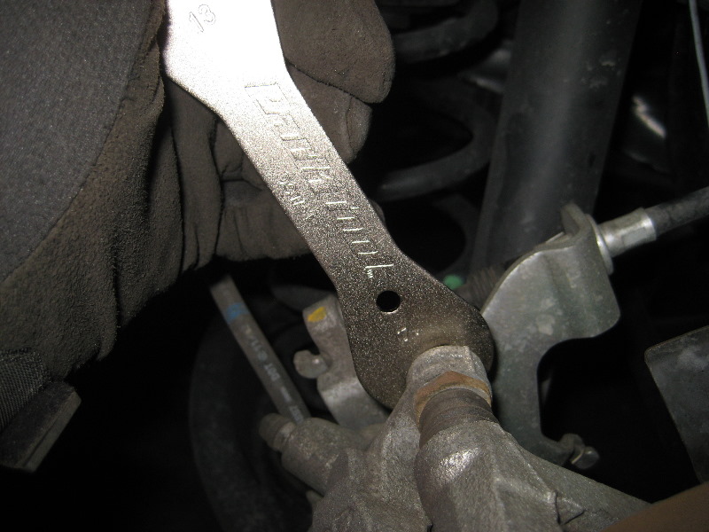 Mazda-CX-5-Rear-Disc-Brake-Pads-Replacement-Guide-010