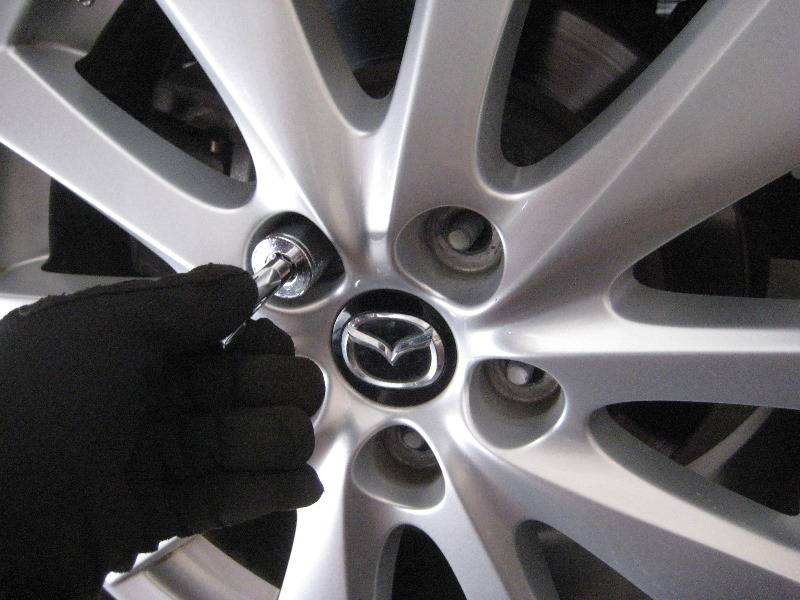 Mazda-CX-5-Rear-Disc-Brake-Pads-Replacement-Guide-035