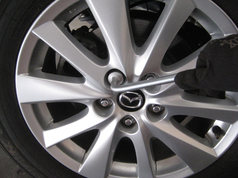 Mazda-CX-5-Rear-Disc-Brake-Pads-Replacement-Guide-036