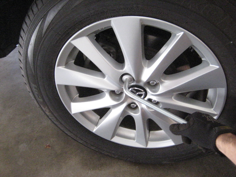 Mazda-CX-5-Rear-Disc-Brake-Pads-Replacement-Guide-038