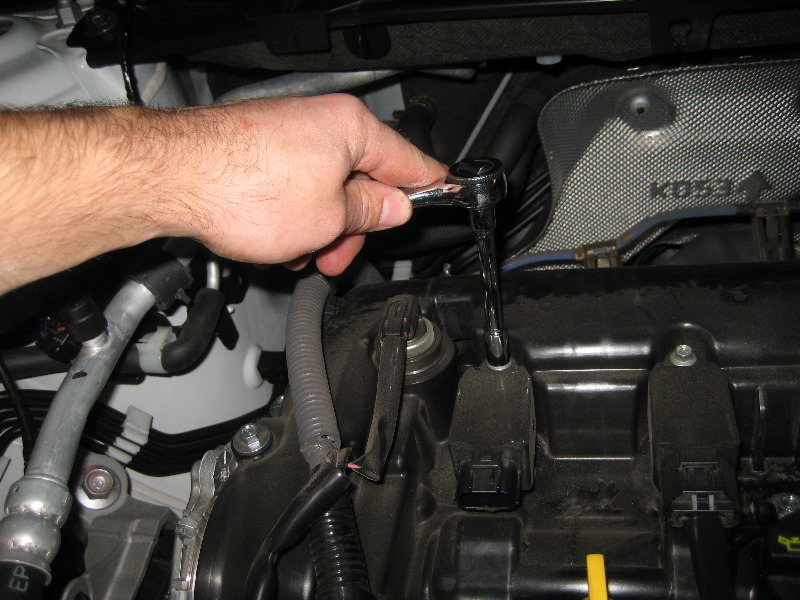 Mazda-CX-5-SkyActiv-G-Engine-Spark-Plugs-Replacement-Guide-008