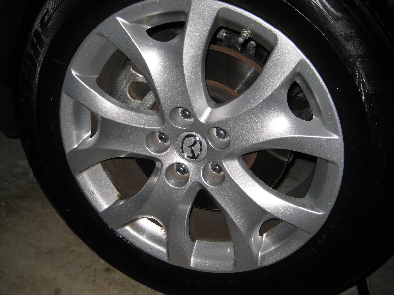 Mazda-CX-9-Front-Brake-Pads-Replacement-Guide-003