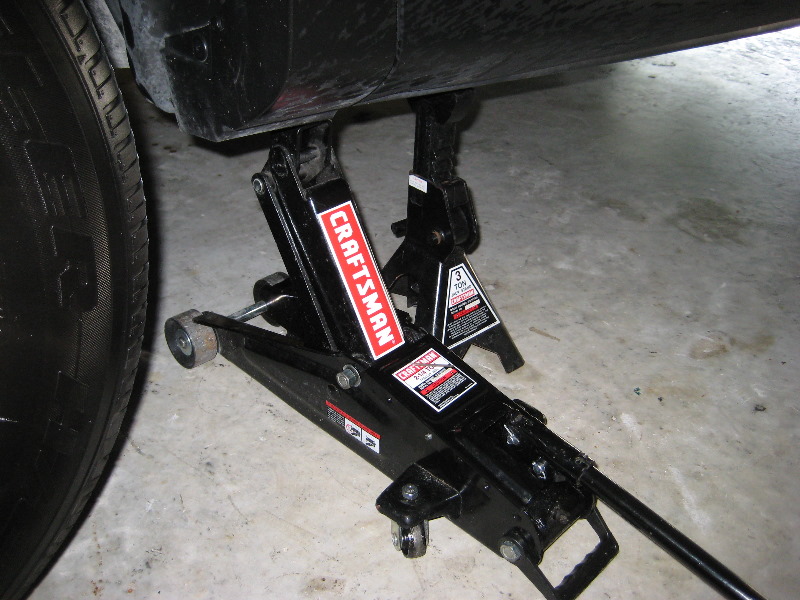 Mazda-CX-9-Front-Brake-Pads-Replacement-Guide-005