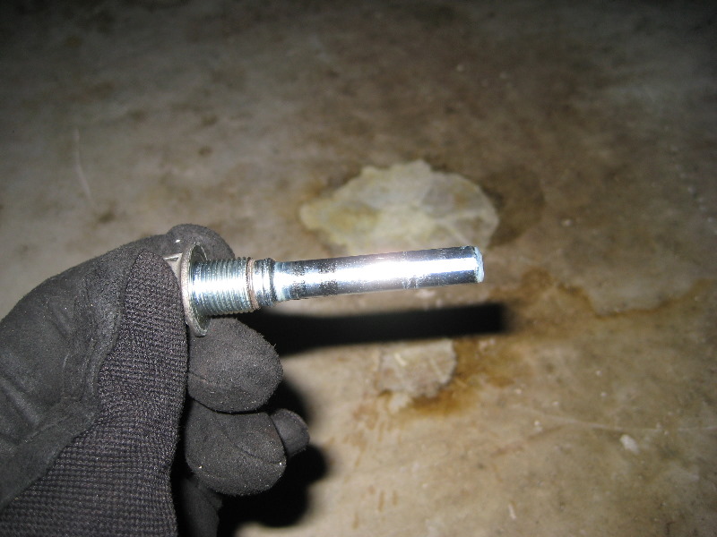 Mazda-CX-9-Front-Brake-Pads-Replacement-Guide-011