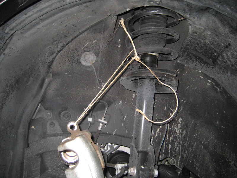 Mazda-CX-9-Front-Brake-Pads-Replacement-Guide-013