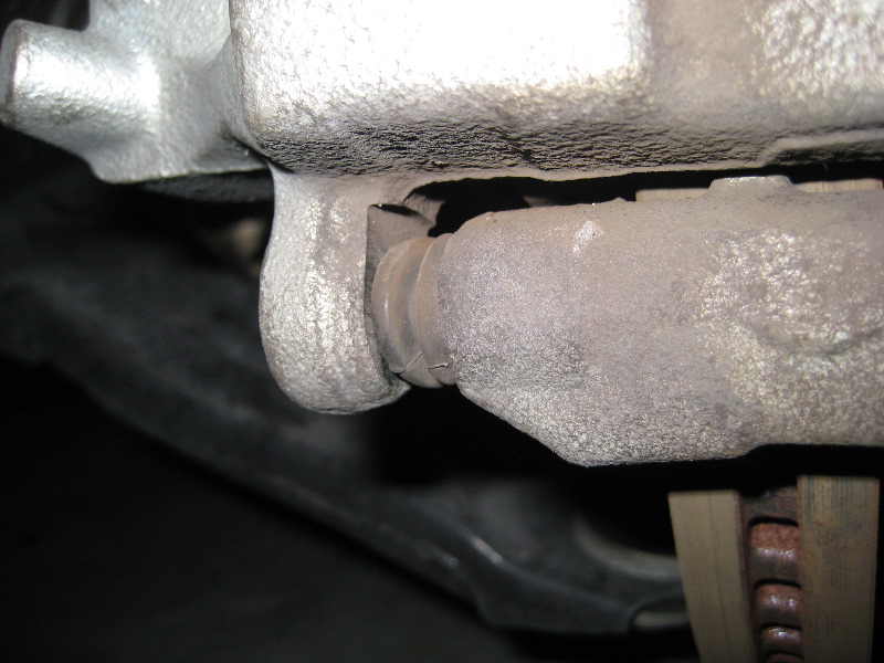 Mazda-CX-9-Front-Brake-Pads-Replacement-Guide-027