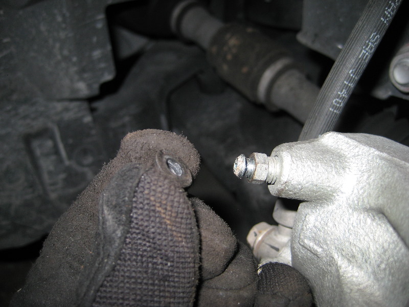 Mazda-CX-9-Front-Brake-Pads-Replacement-Guide-030