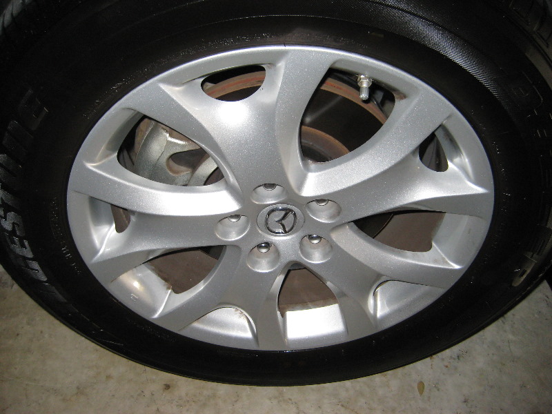 Mazda-CX-9-Front-Brake-Pads-Replacement-Guide-032