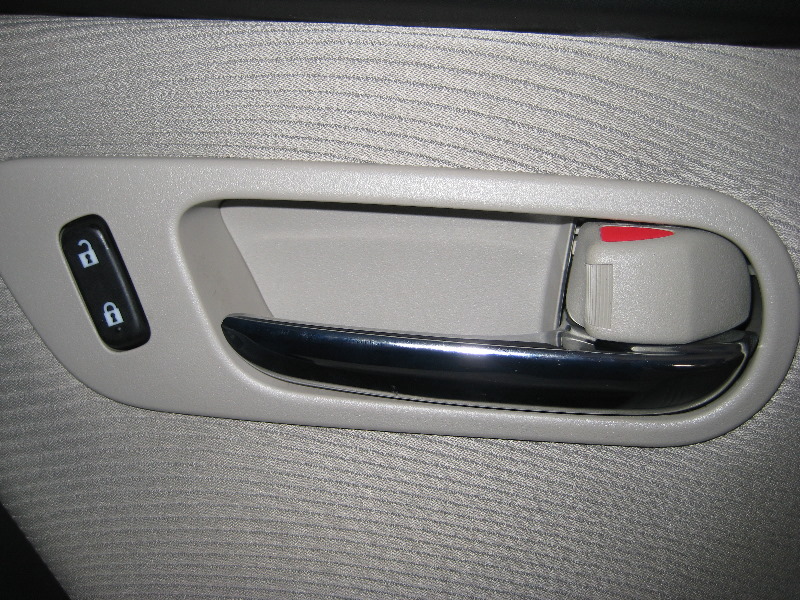 Mazda-CX-9-Front-Door-Panel-Removal-Guide-002