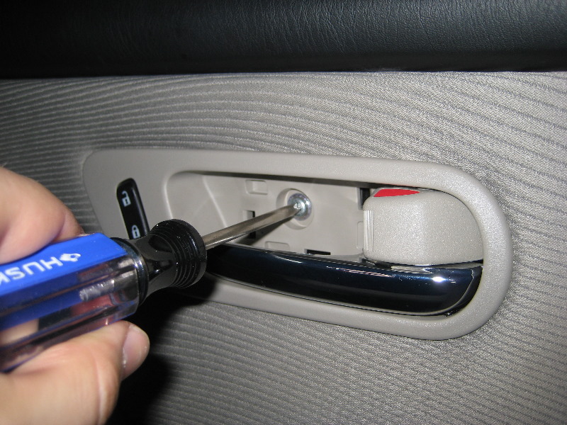 Mazda-CX-9-Front-Door-Panel-Removal-Guide-005