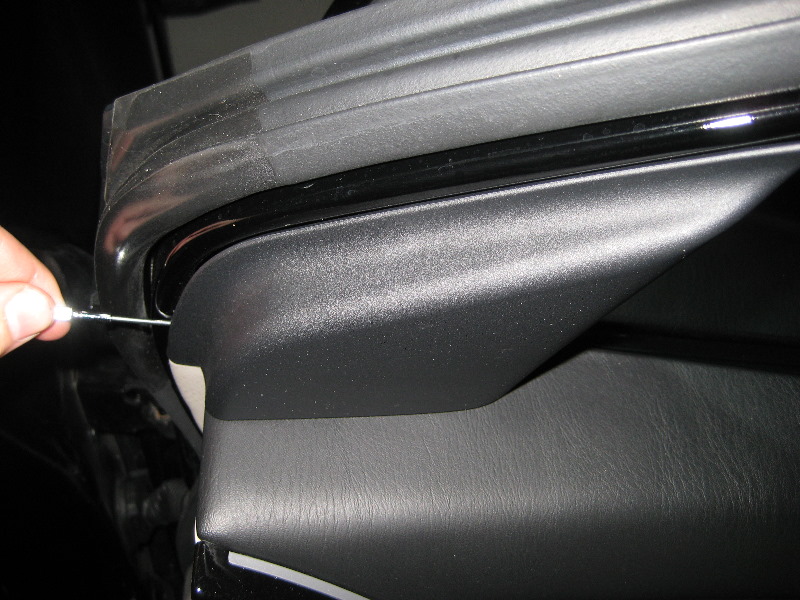 Mazda-CX-9-Front-Door-Panel-Removal-Guide-006