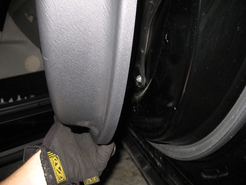 Mazda-CX-9-Front-Door-Panel-Removal-Guide-015