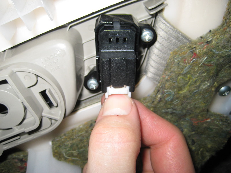 Mazda-CX-9-Front-Door-Panel-Removal-Guide-018