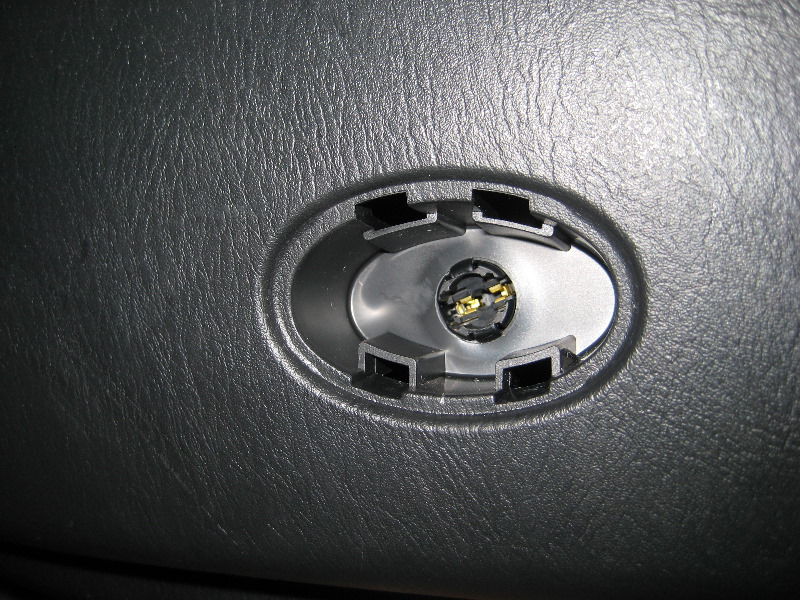 Mazda-CX-9-Front-Door-Panel-Removal-Guide-020