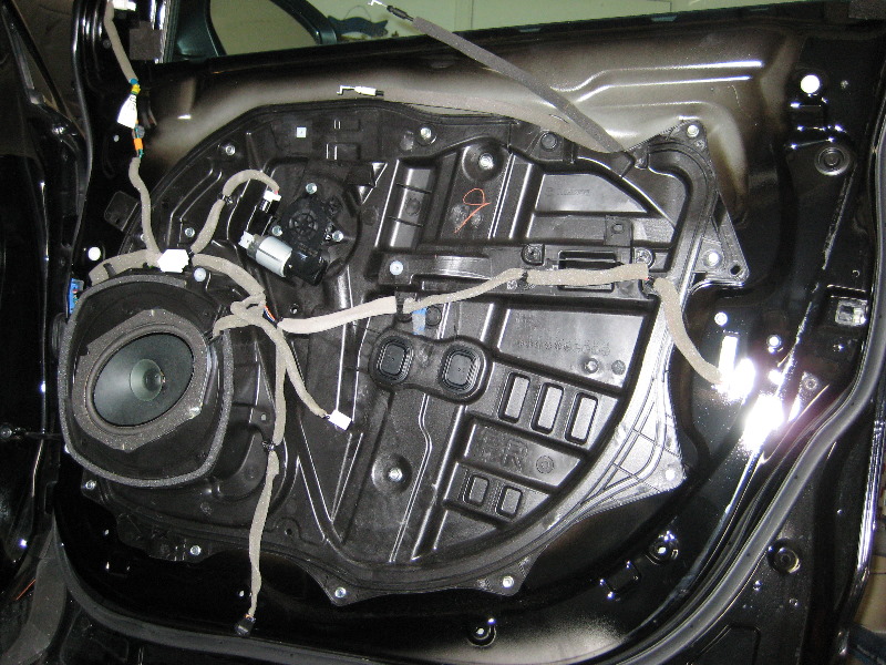 Mazda-CX-9-Front-Door-Panel-Removal-Guide-023