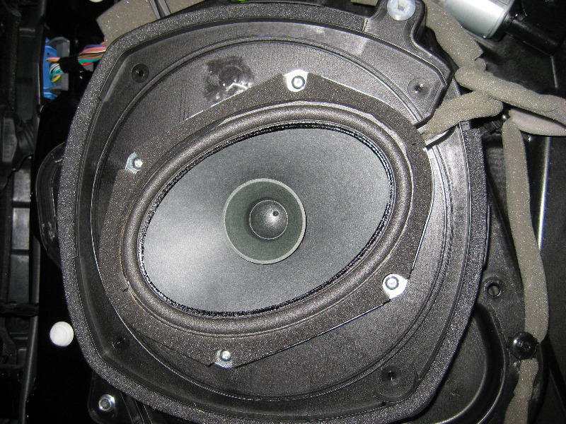 Mazda-CX-9-Front-Door-Panel-Removal-Guide-024