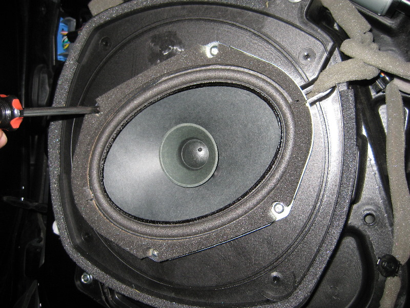 Mazda-CX-9-Front-Door-Panel-Removal-Guide-025