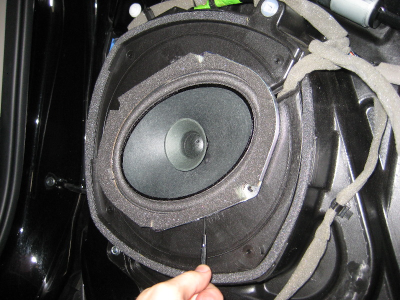 Mazda-CX-9-Front-Door-Panel-Removal-Guide-026