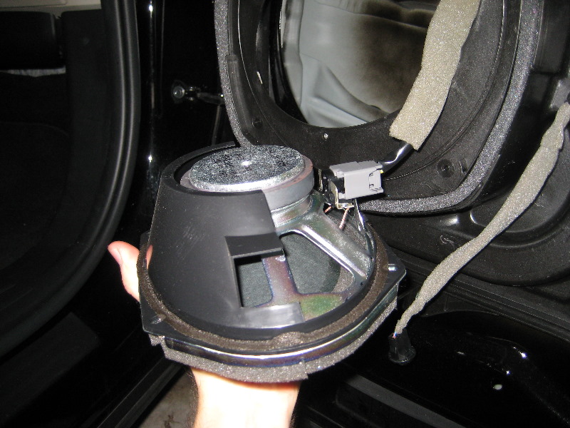 Mazda-CX-9-Front-Door-Panel-Removal-Guide-027