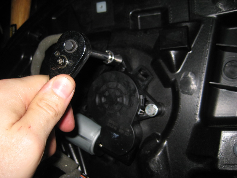 Mazda-CX-9-Front-Door-Panel-Removal-Guide-038