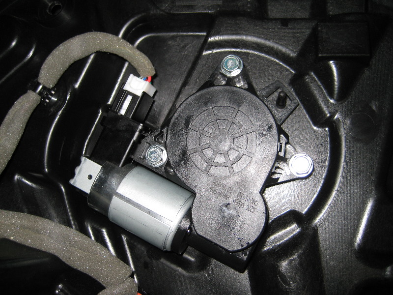 Mazda-CX-9-Front-Door-Panel-Removal-Guide-040