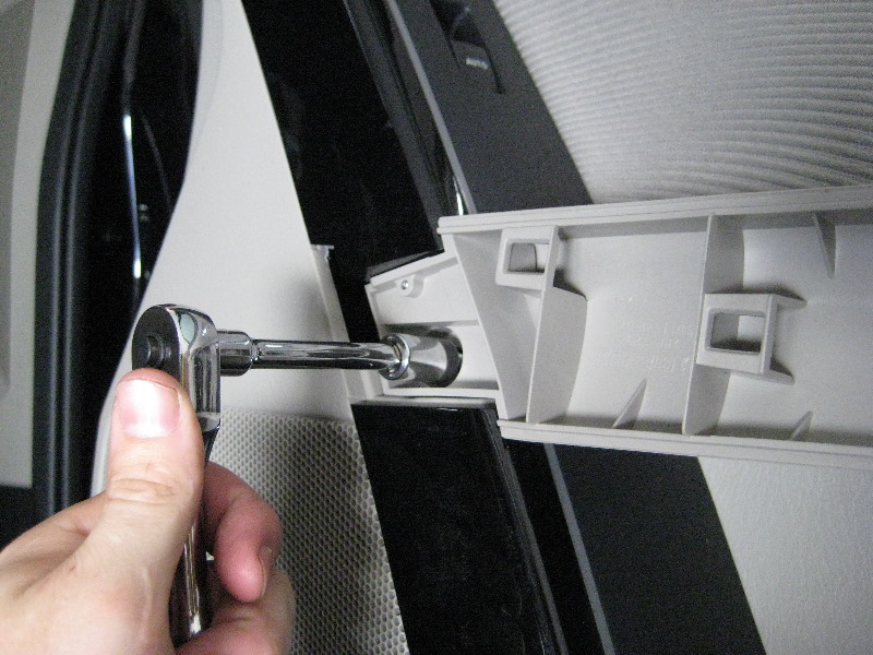 Mazda-CX-9-Front-Door-Panel-Removal-Guide-048