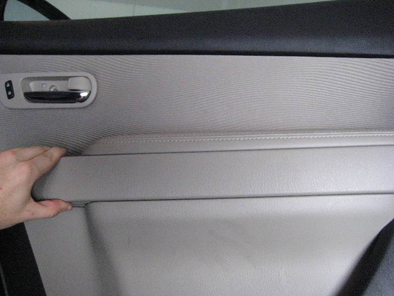 Mazda-CX-9-Front-Door-Panel-Removal-Guide-051