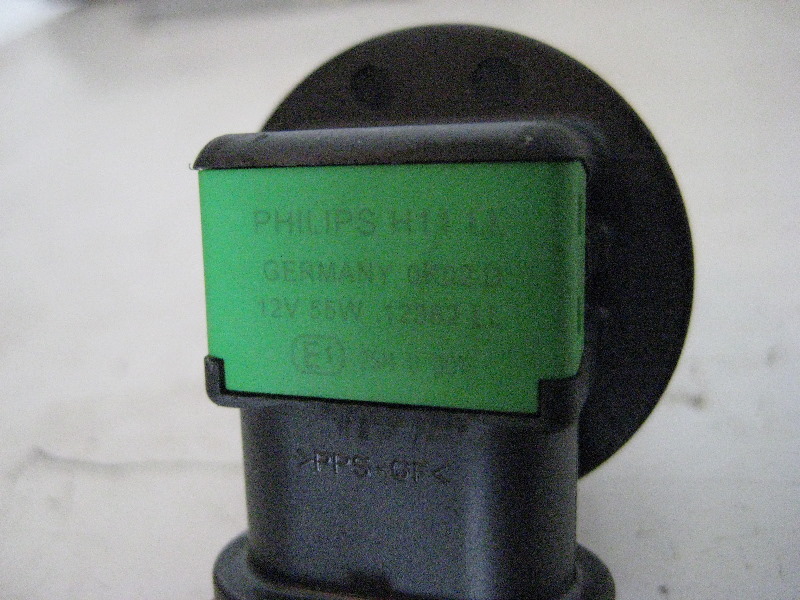 Mazda-CX-9-Headlight-Bulbs-Replacement-Guide-031