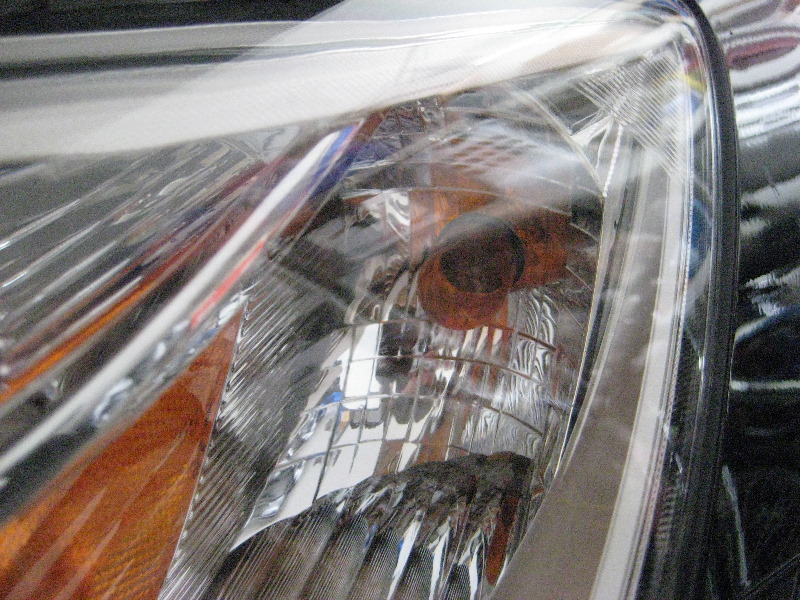 Mazda-CX-9-Headlight-Bulbs-Replacement-Guide-038