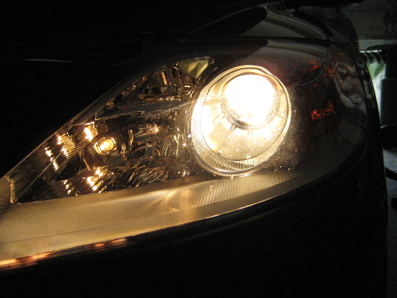 Mazda-CX-9-Headlight-Bulbs-Replacement-Guide-045