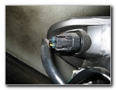 Mazda-CX-9-Headlight-Bulbs-Replacement-Guide-042