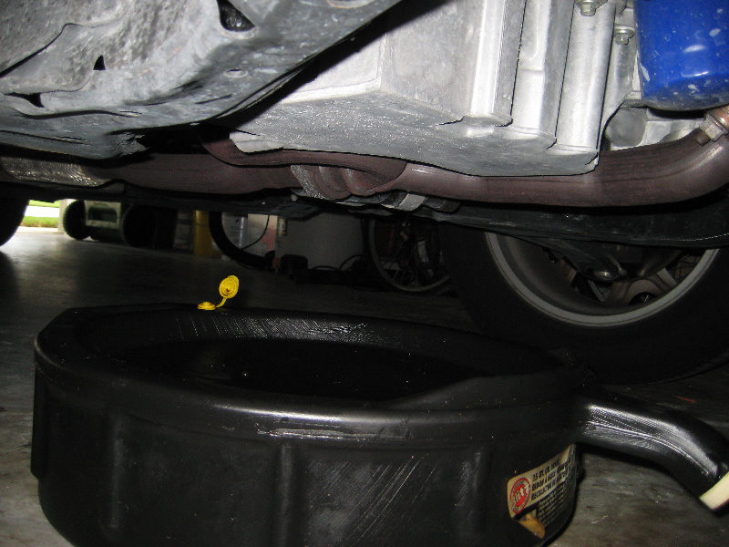 Mazda-CX-9-MZI-V6-Engine-Oil-Change-Guide-010